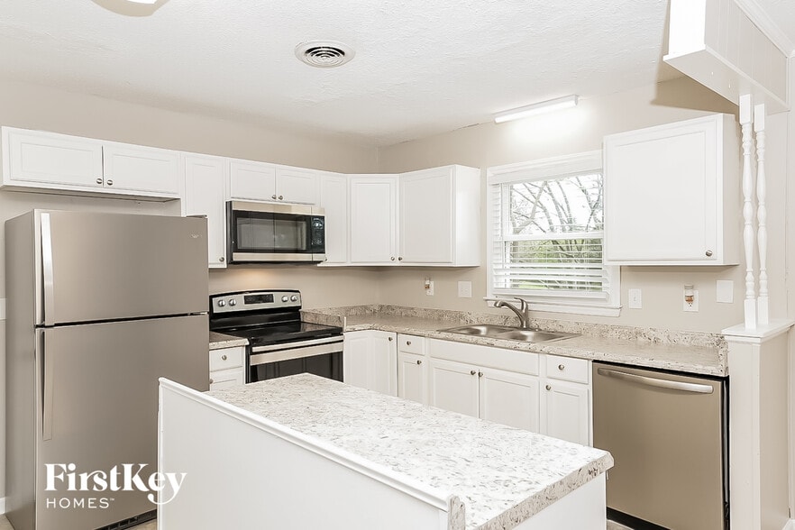 Building Photo - 4603 Chaucer Dr