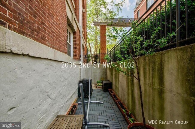 Building Photo - 2035 2nd St NW