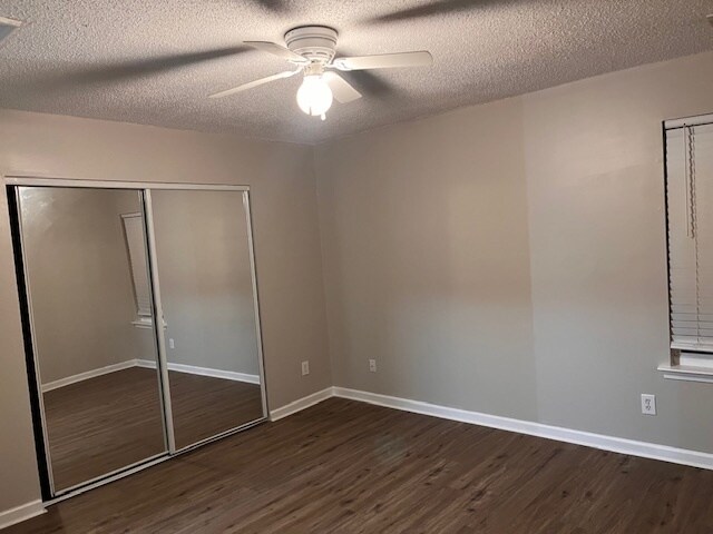 Upstairs Bedroom - 3572 Devon Chase Rd