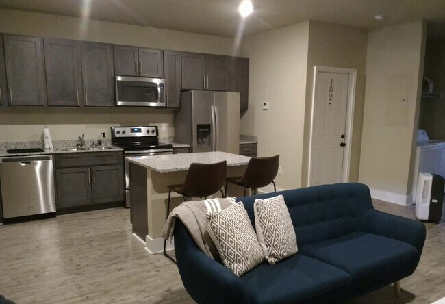 Building Photo - For Rent: Student Housing — Private 1BR/1BA Suite (TTU Students Only)