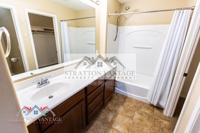 Building Photo - 2743 S Sulley Dr