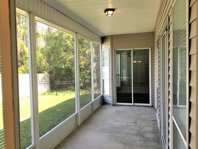 Building Photo - 125 Whisper Ridge Dr