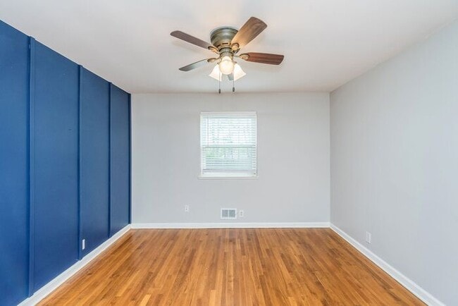 Building Photo - Fantastic 4 Bedroom Home In Great North Indy Location!