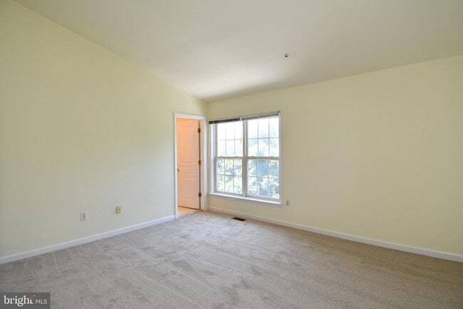 Building Photo - 8784 Lincoln St