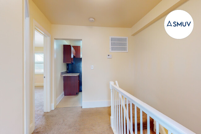 Building Photo - Updated 2 bedroom in Bel-Air Edison w/laun...