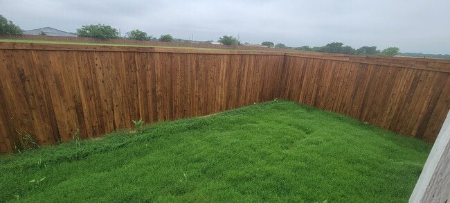 Building Photo - NEWLY BUILT 3 bedroom 2.5 Bath *1.5 MONTHS...