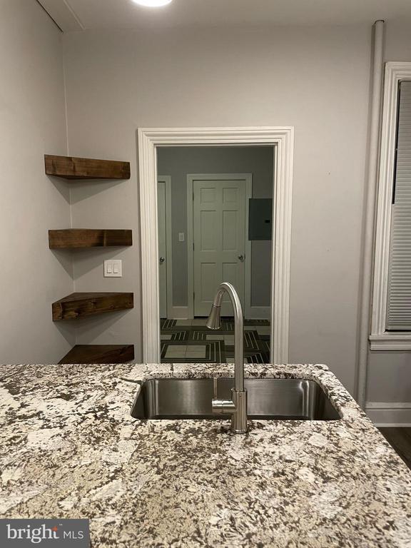 Building Photo - 909 N 2nd St