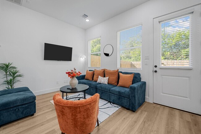 Building Photo - 4201 Stassen St