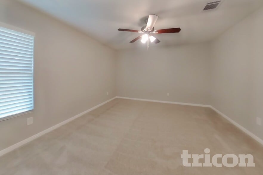 Building Photo - 15649 Del Norte Dr