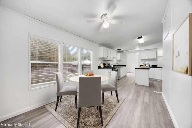 Building Photo - 16330 Hill Country Ct