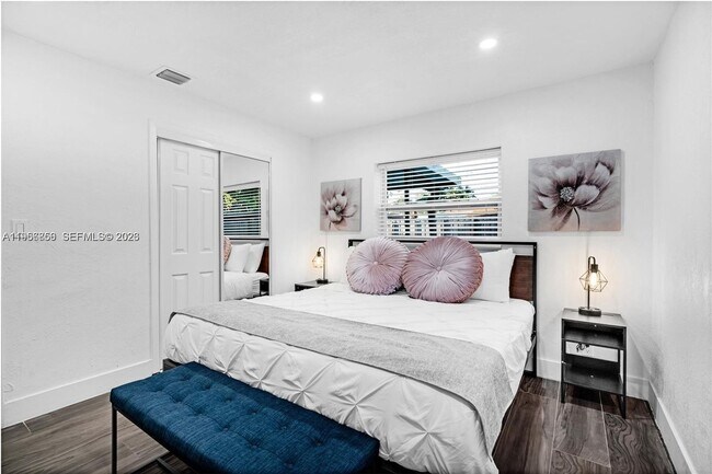 Building Photo - 6661 Freedom St