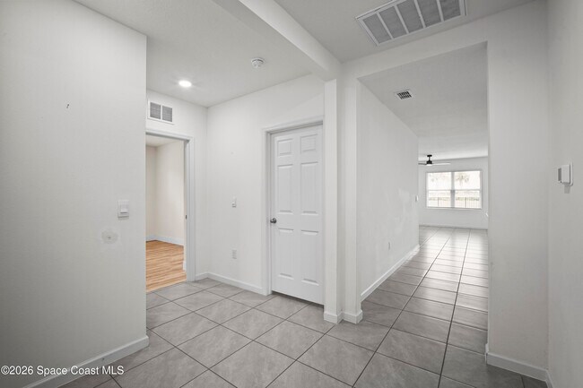Building Photo - 1065 Dugan CIR SE