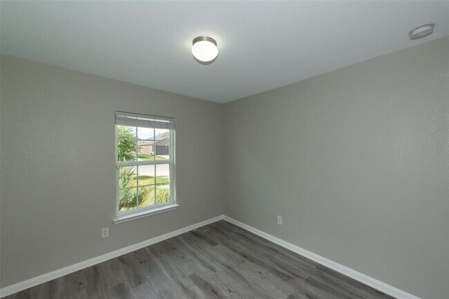 Building Photo - 1349 Twin Estates Dr