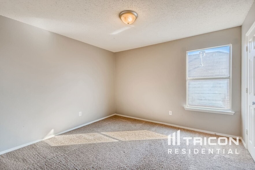 Building Photo - 3705 Aldersyde Dr