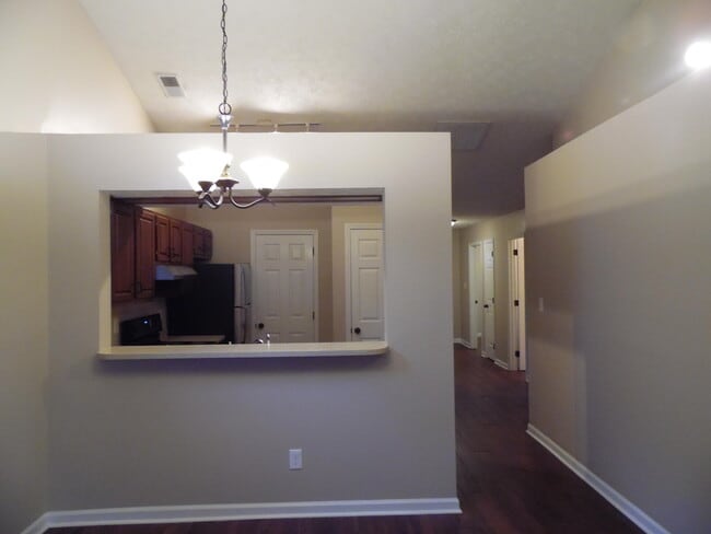 Building Photo - 1232 Pleasant Ridge Dr