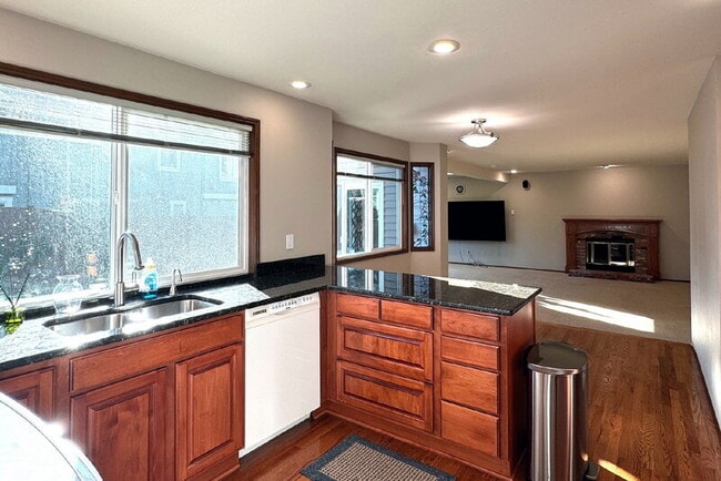 Building Photo - 12941 NE 71st St