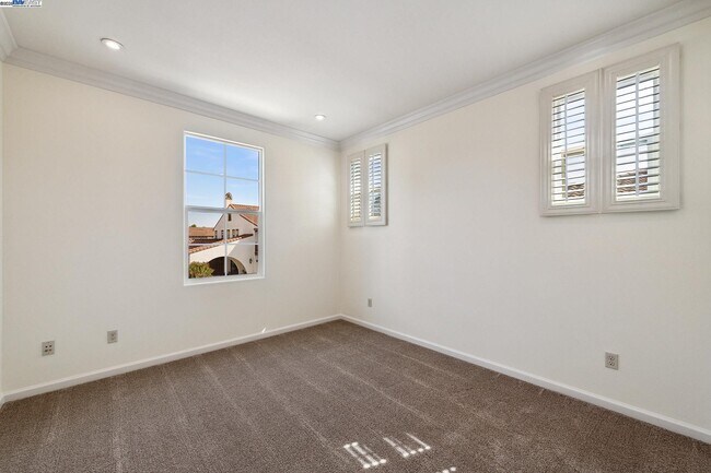 Building Photo - 2131 Chamomile Ct