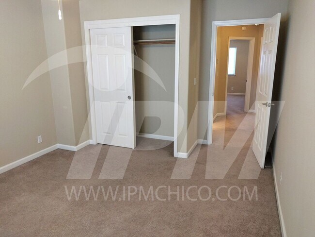 Building Photo - 583 Morgan Dr