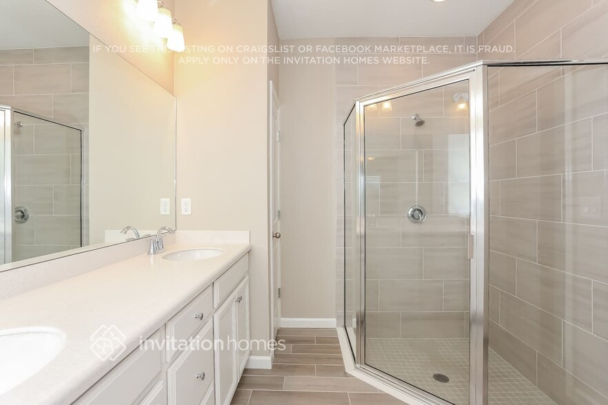 Building Photo - 10051 Lemon Grass Ln