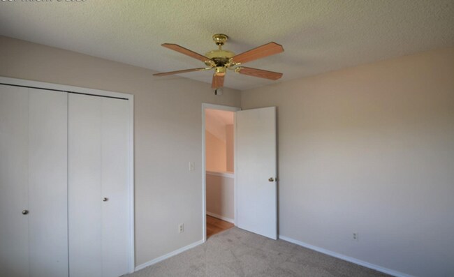 Building Photo - D20 Schools with Open Space Views!