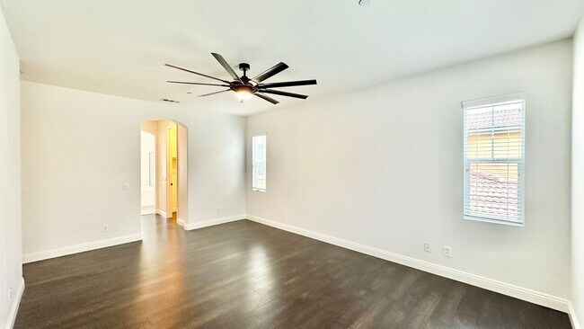 Building Photo - Beautifully Updated Two-Story Home in Lake...