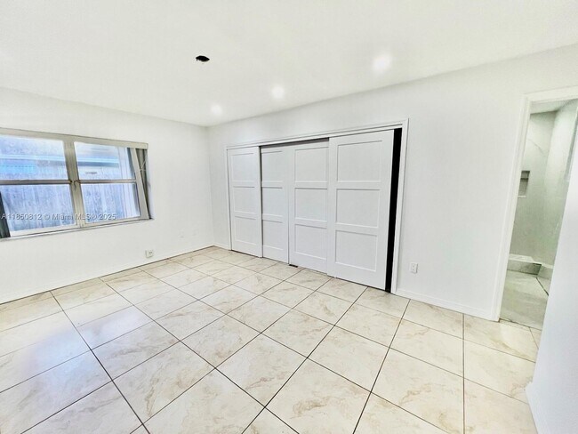 Building Photo - 10361 SW 209th Ln
