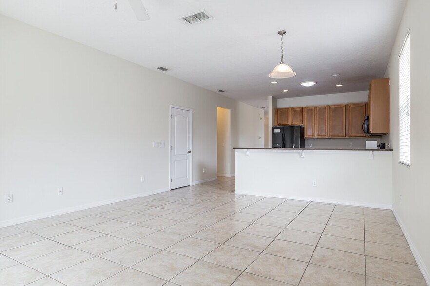 Building Photo - 157 Adoncia Way