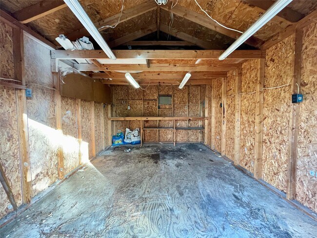 Building Photo - 2622 Olster Dr