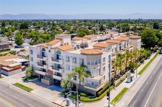 Building Photo - 6800 Corbin Ave