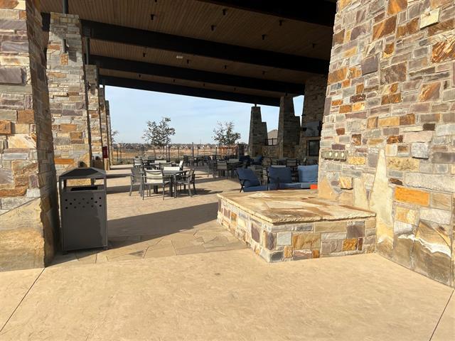 Building Photo - 10517 Breezeway Dr