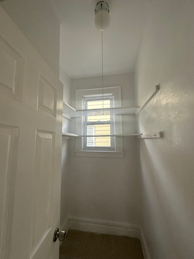 Building Photo - 52 Brookdale Ave