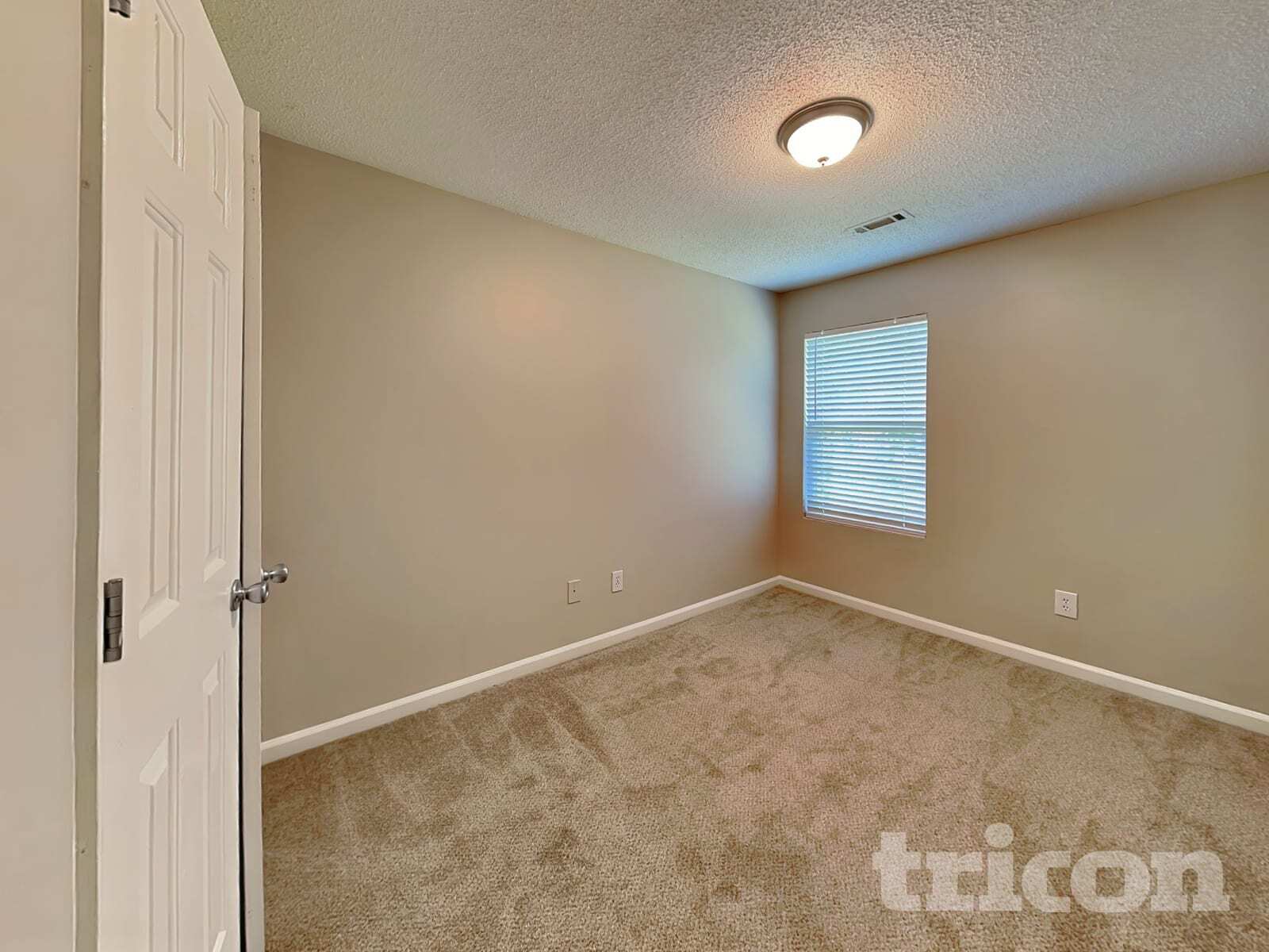 Building Photo - 4872 Sierra Way