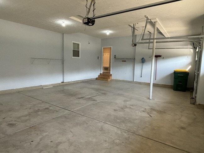 Building Photo - 5898 Weldra Dr
