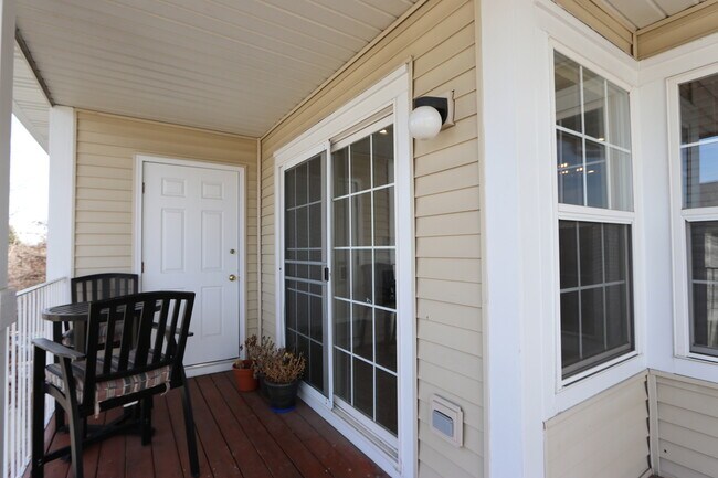 Building Photo - 3333 Stratford Ct