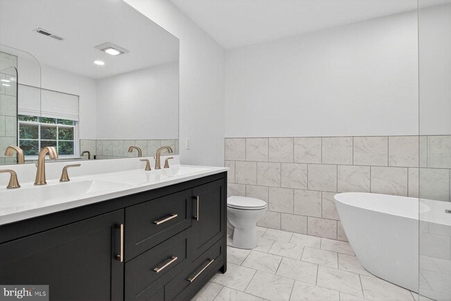 Building Photo - 7047 Water Oak Rd