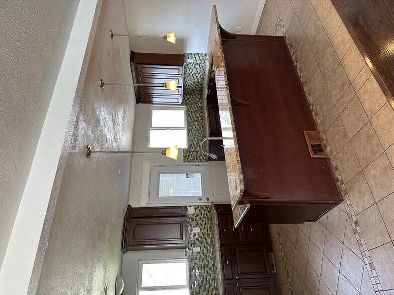 Building Photo - 360 Mahogany Dr