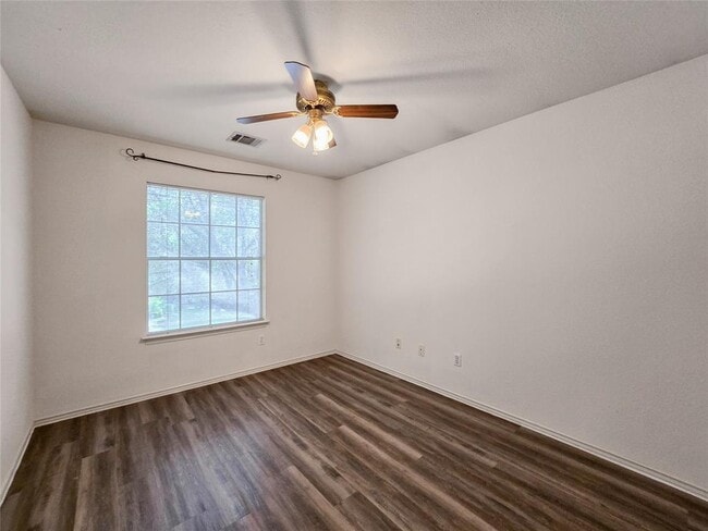 Building Photo - 1134 Vincent Pl