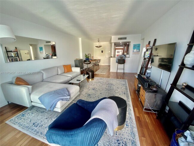 Building Photo - 1000 West Ave