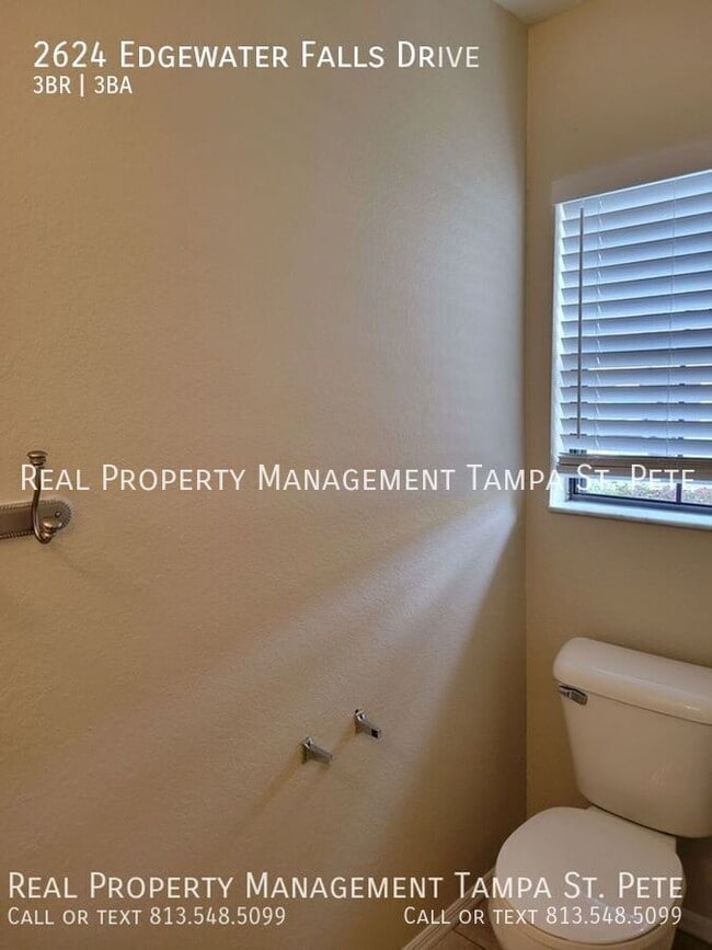 Building Photo - 2624 Edgewater Falls Dr