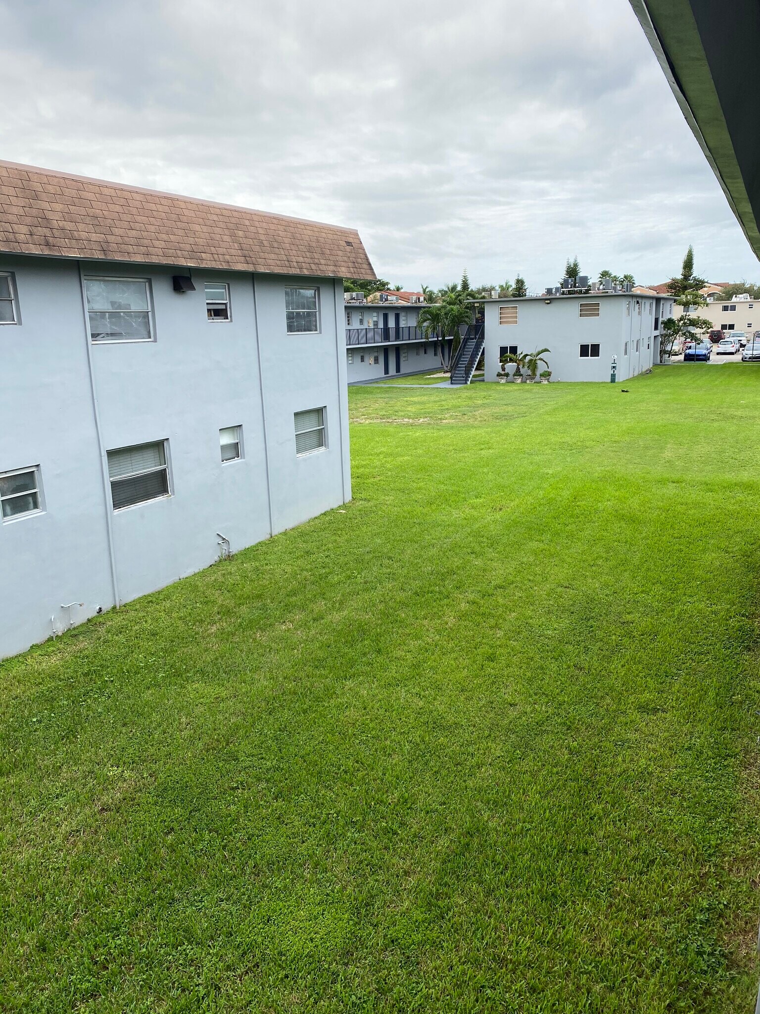 Side of Building - 4300 SW 67th Ave