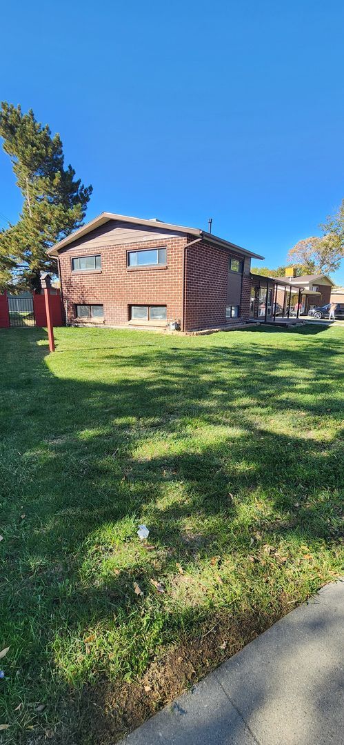 Building Photo - Beautiful Updated 4 Bedroom Home with Large Fenced Yard!