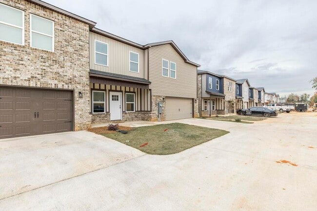 Building Photo - 316 Beau Claire Cir