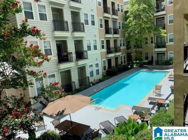 Building Photo - 2020 5th Ave