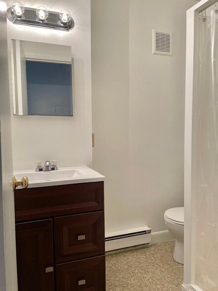 Building Photo - 854 Beacon St