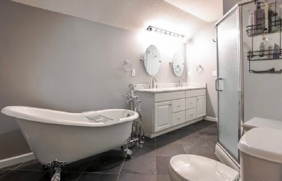 Building Photo - 1 Nutmeg Ct