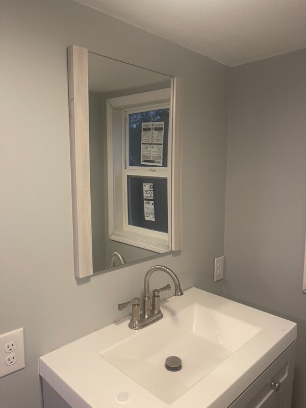 Building Photo - 226 N Reisner St