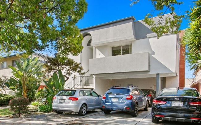 Building Photo - 3735 Mentone Ave