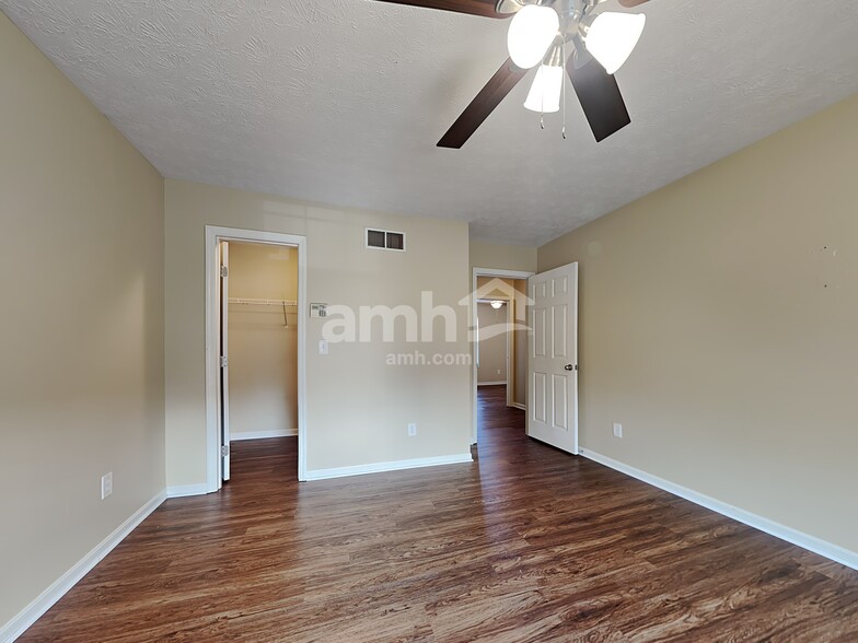 Building Photo - 7 Flamingo Ct