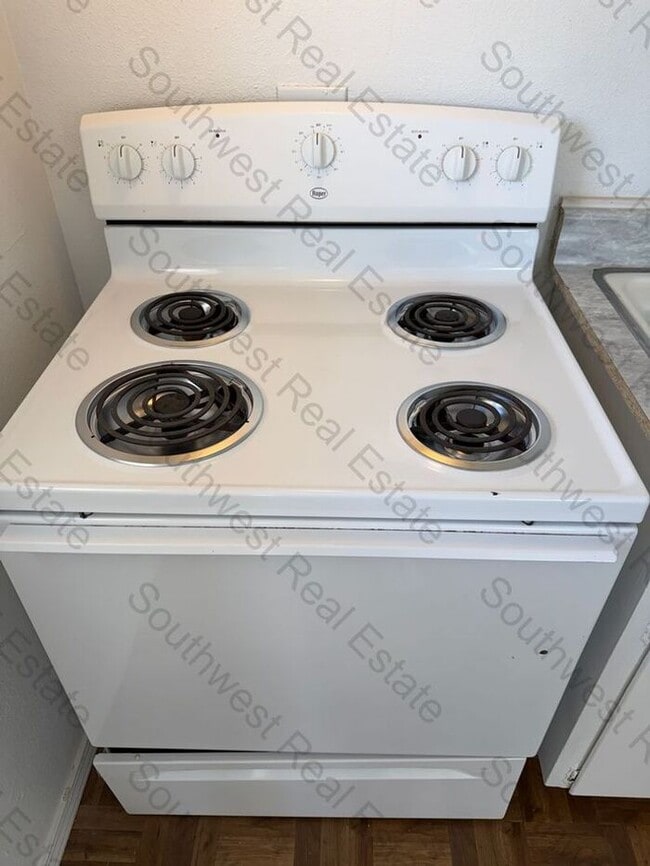 Building Photo - Duplex in Texico, NM