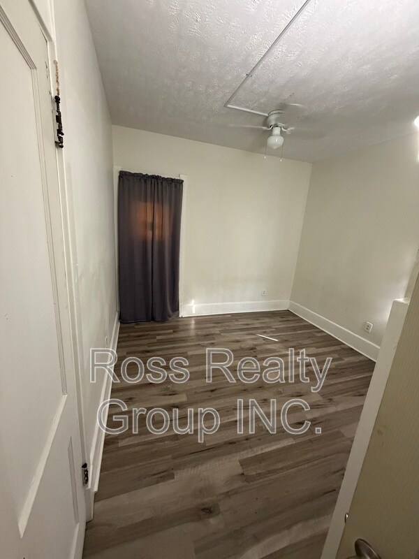 Building Photo - 2750 Monroe St